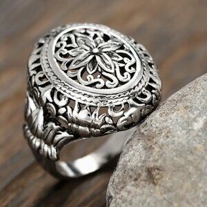 Intricate Silver Plated Floral Signet Ring boho - NEW in box